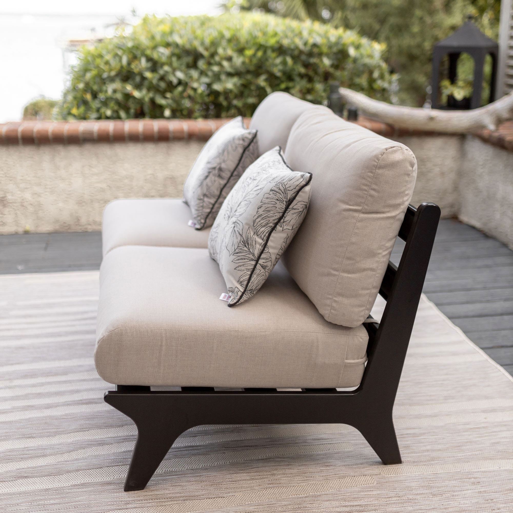 Hartley Loveseat