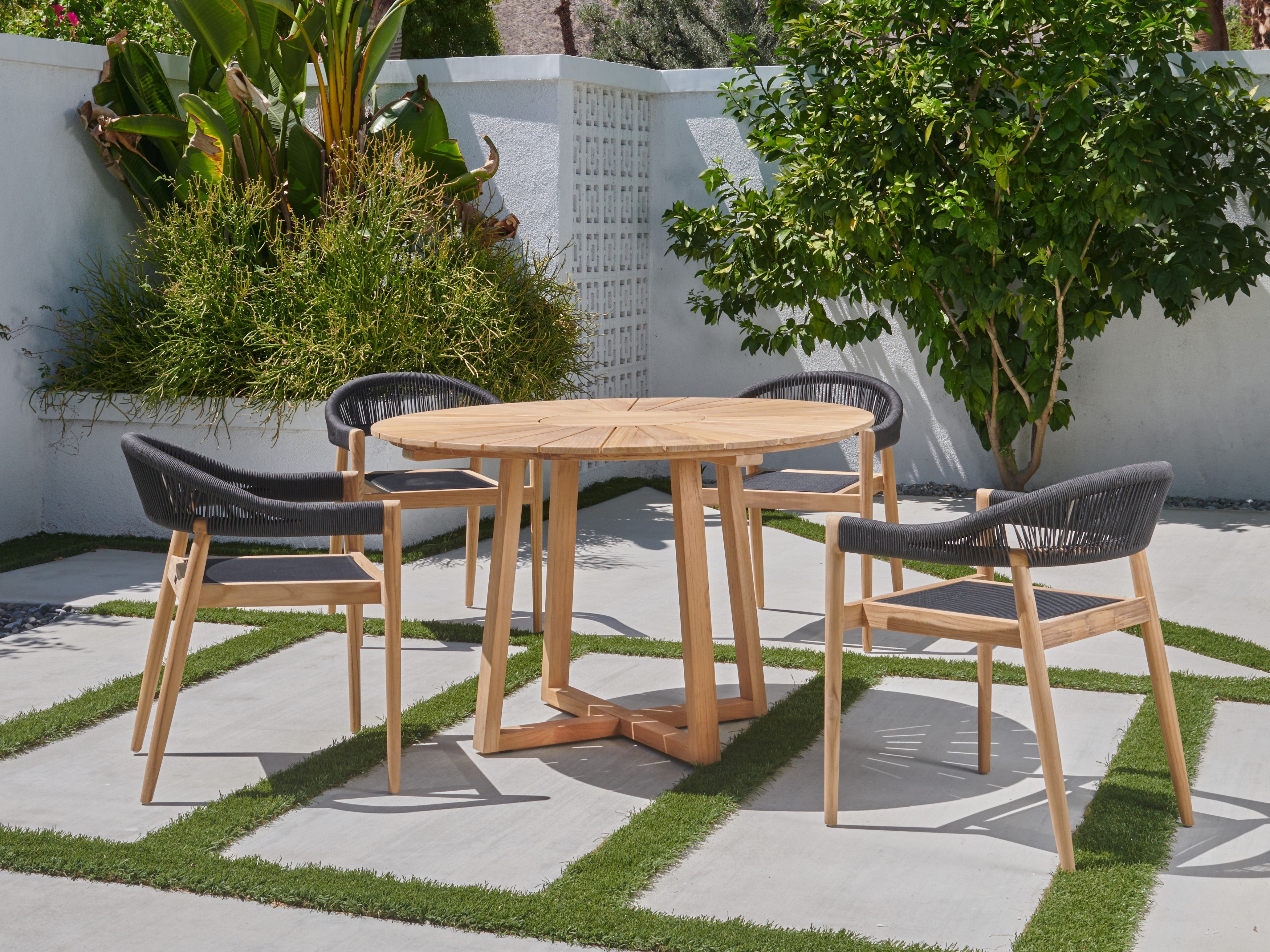 Klint Stacking Arm Chair (Set of 4)