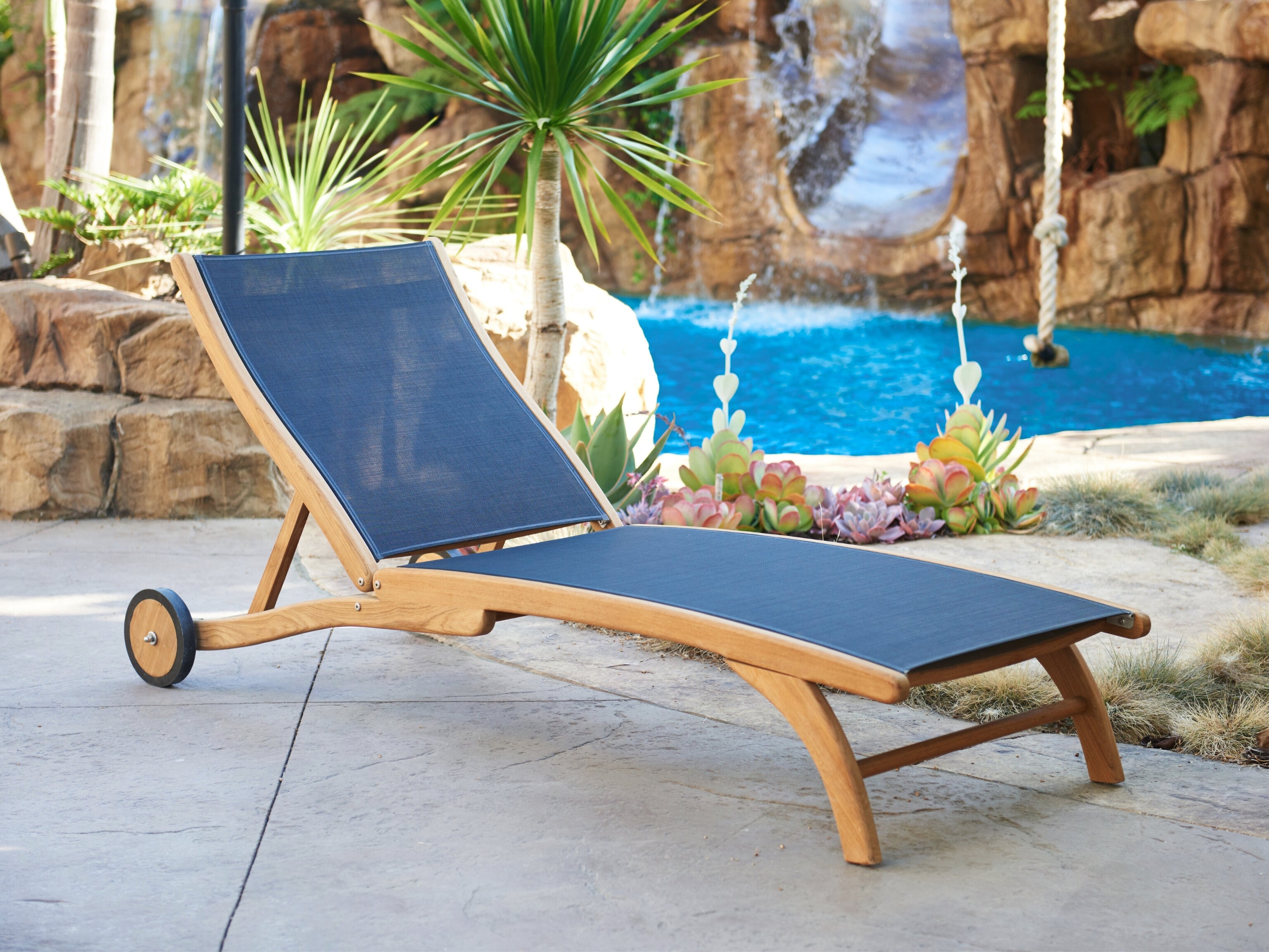 Pearl Sun-Lounger