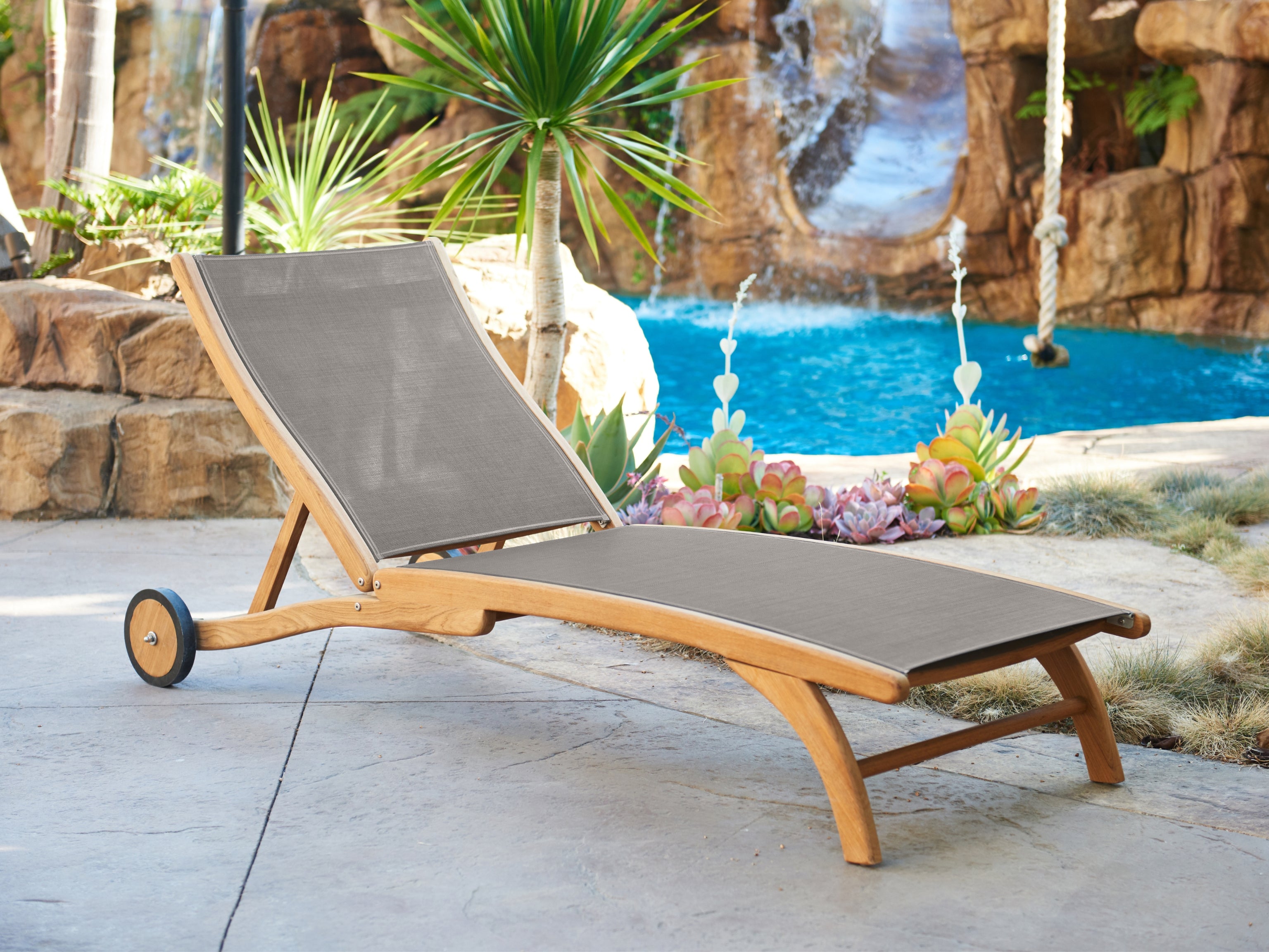 Pearl Sun-Lounger