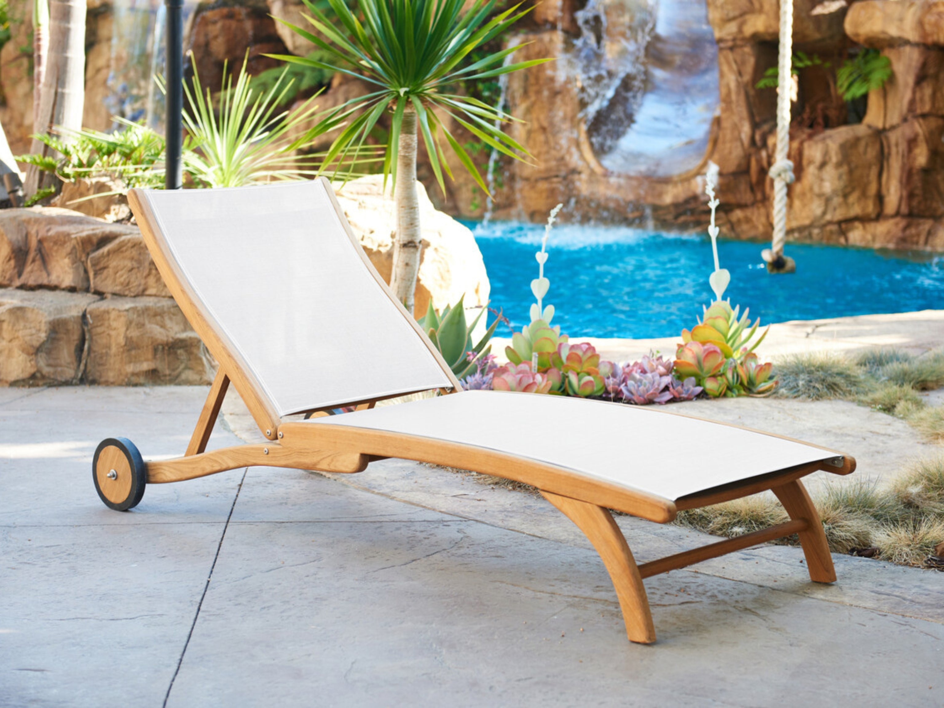 Pearl Sun-Lounger