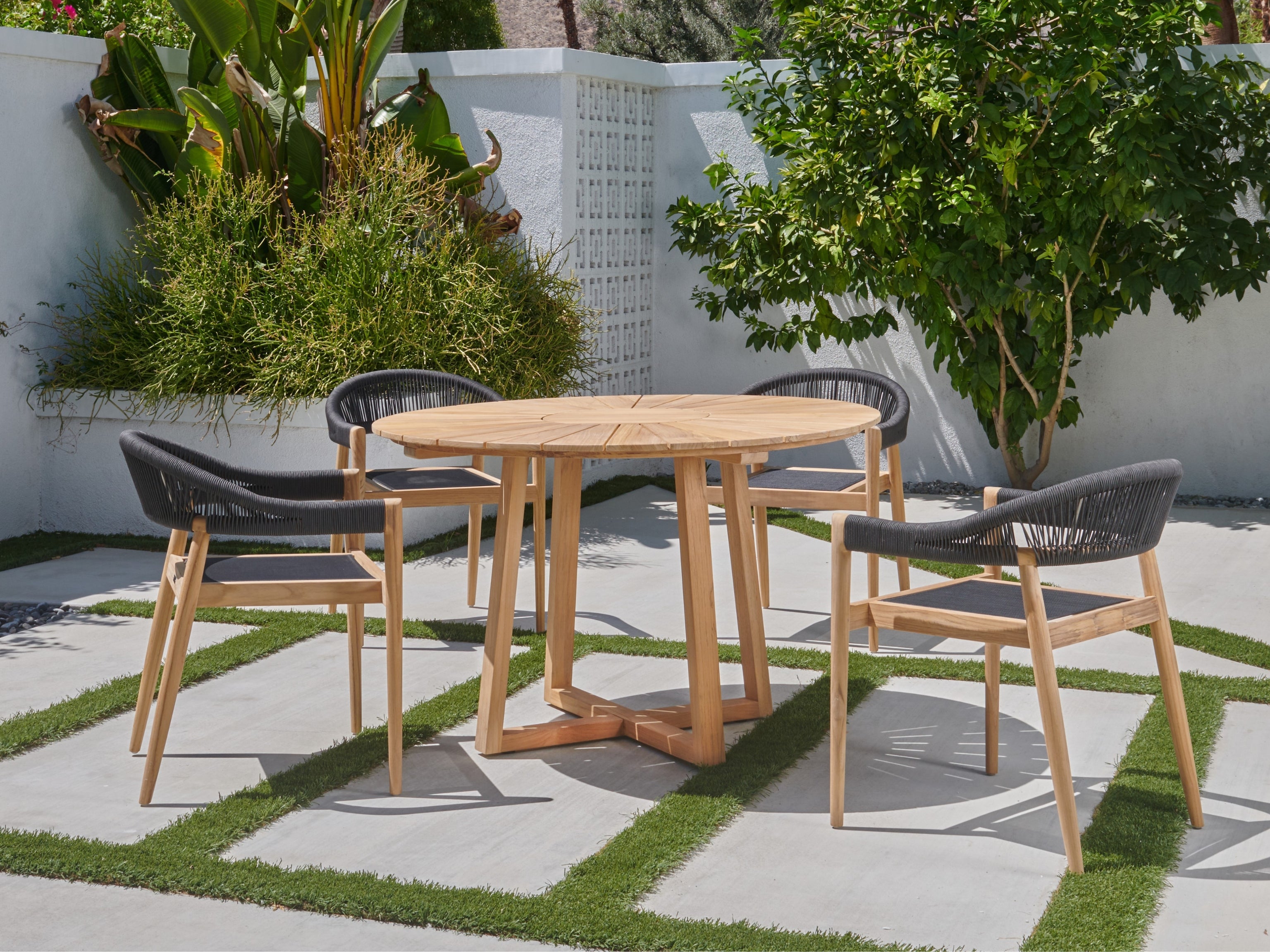Cambria Round Dining Table
