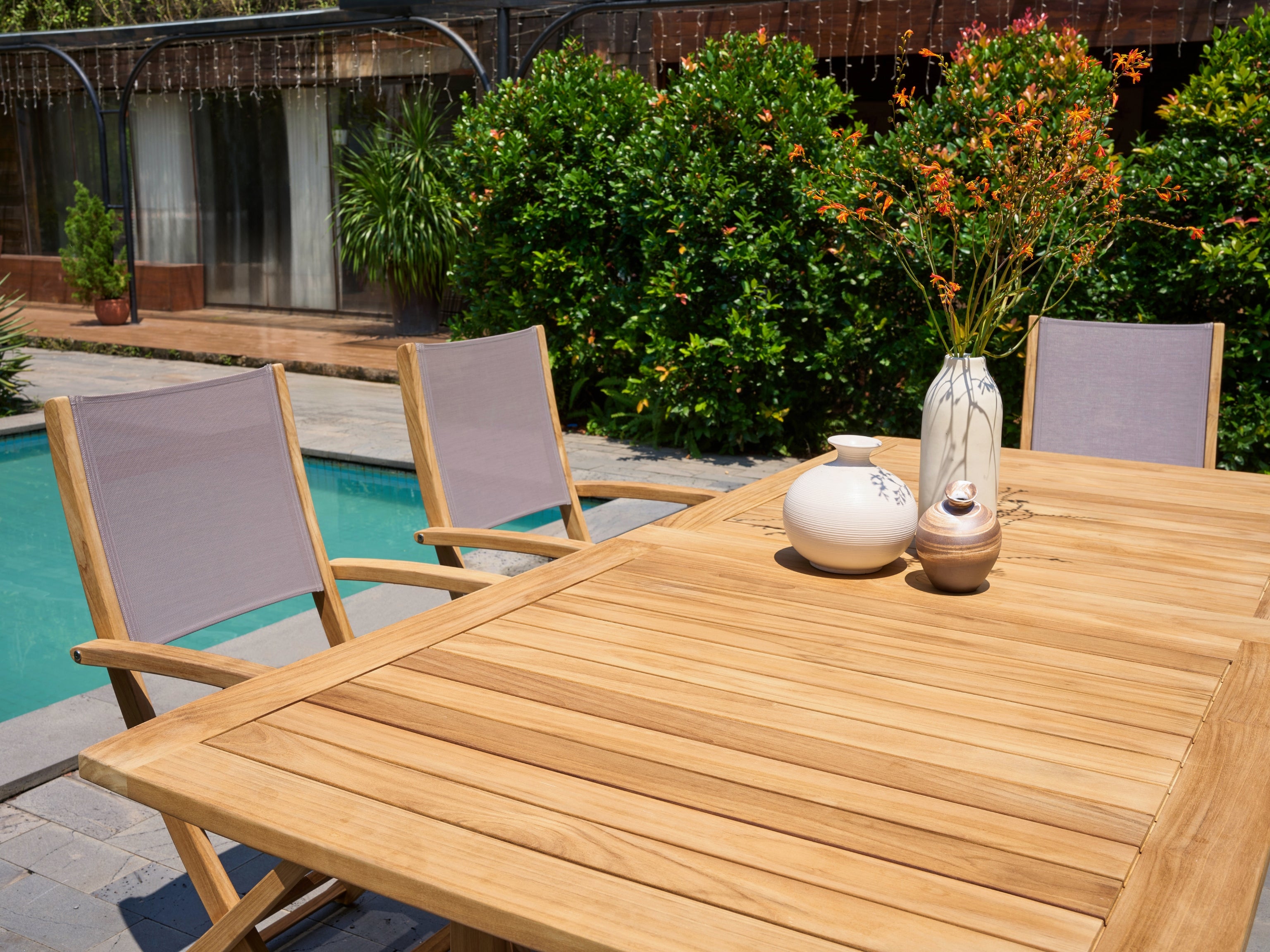 Ihland Extendable Dining Table