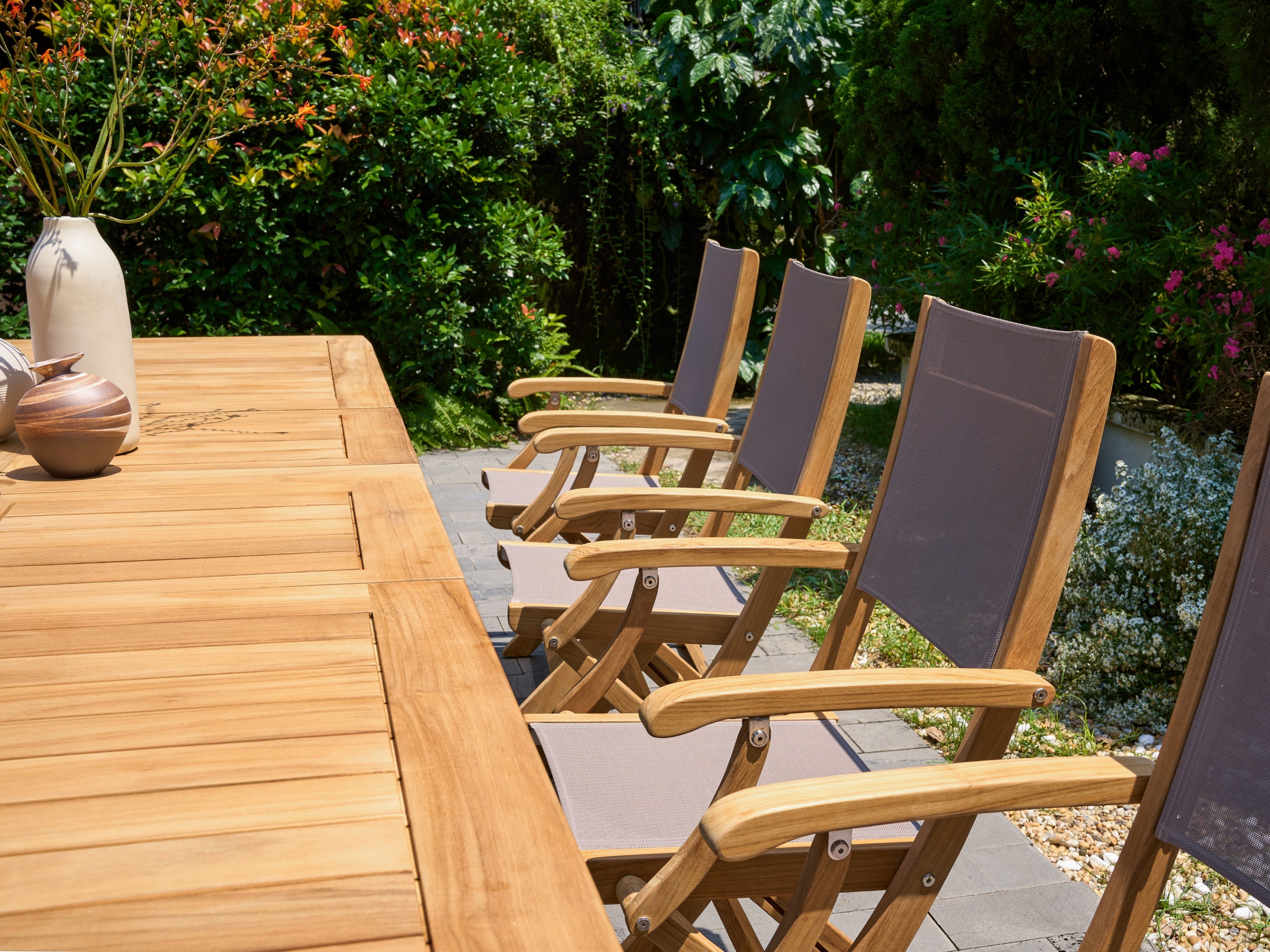 Ihland Extendable Dining Table
