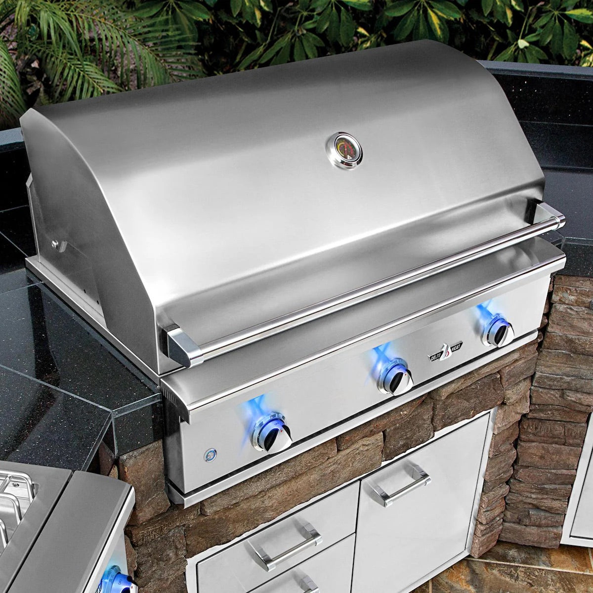Delta Heat 32" 3-Burner Propane Gas Grill w/ Pedestal Cart Option